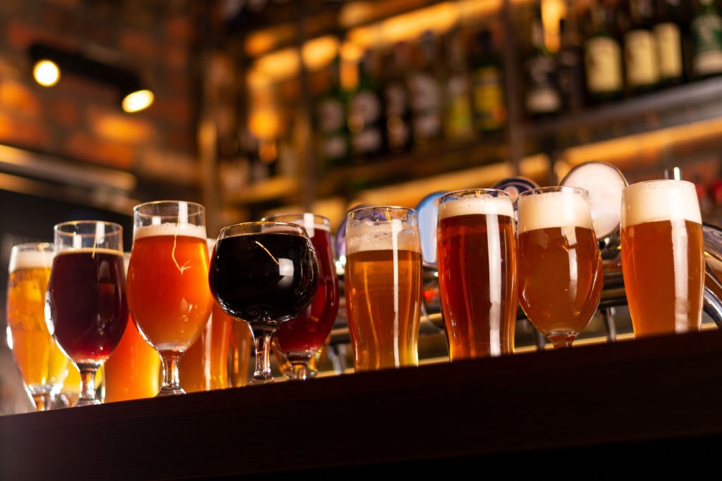 Abbey Ales: Descubre la Excelencia de las Cervezas Belgas y Cervezas Importadas